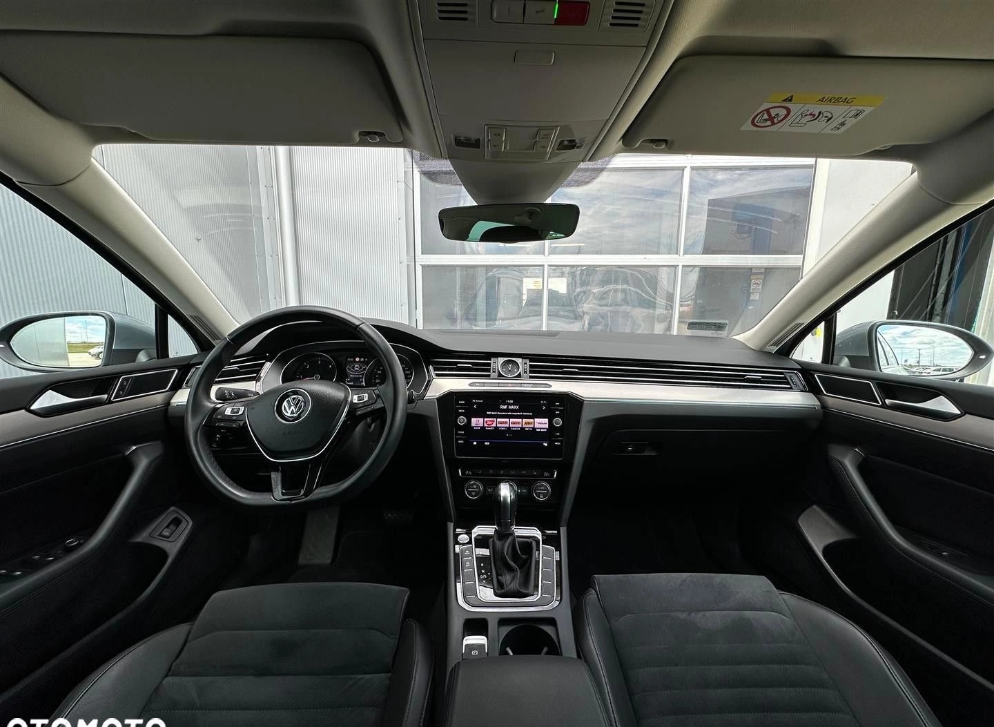 Volkswagen Passat cena 94900 przebieg: 106800, rok produkcji 2018 z Krasnystaw małe 742